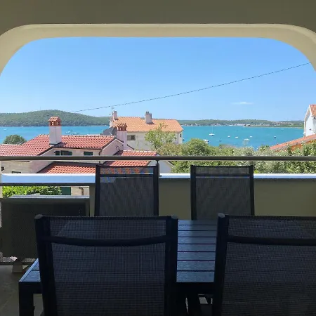 Livi - Luxury Sea View Appartments *