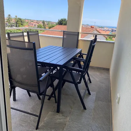 Livi - Luxury Sea View Appartments *